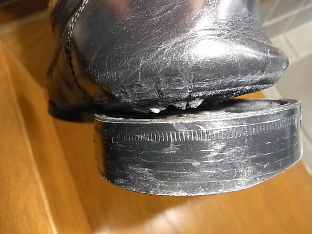 こーですの備忘録 ロックタイト黒ゴム接着剤｢DBR－100｣で靴修理