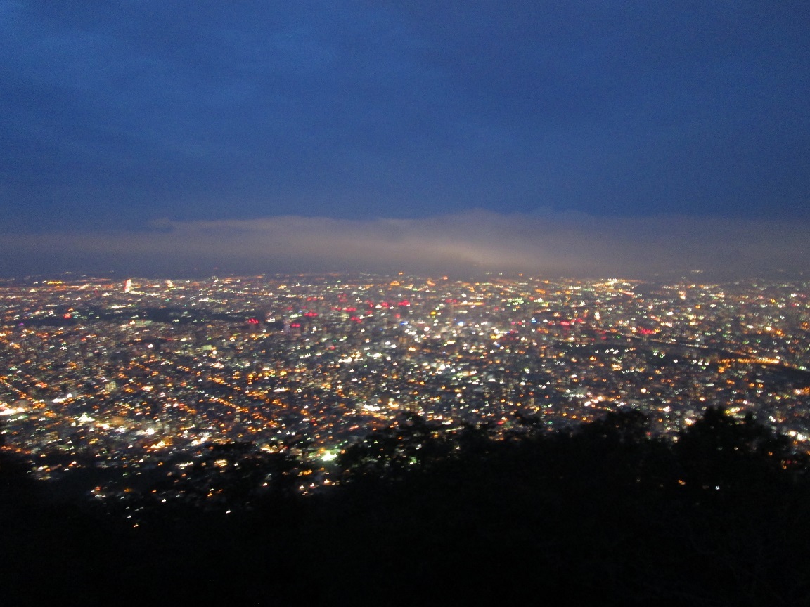 ⑤もいわ山展望台からの夜景