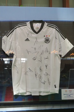 2002ワールドカップドイツ代表のサイン入りユニホーム