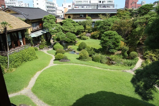 「大鳳」の和室からの庭園
