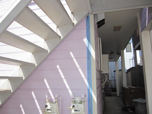 埼玉県所沢市　建物外壁改修工事　サイディング張り　作業風景　１