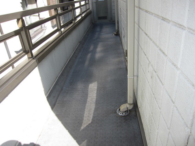 東京都杉並区　２階建てアパート共用部定期清掃＆草取り　共用部分　作業完了後　２