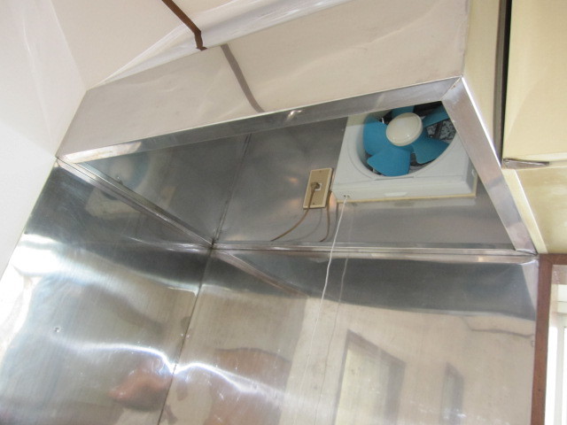 埼玉県所沢市　賃貸物件空き室　水周りクリーニング　キッチン換気扇周り清掃　作業完了後 1