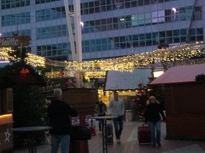 ミュンヘン空港はすっかりクリスマスの雰囲気になっていました。