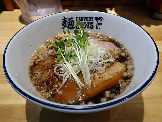 麺 ＦＡＣＴＯＲＹ ＪＡＷＳ・醤油ラーメン　７杯目
